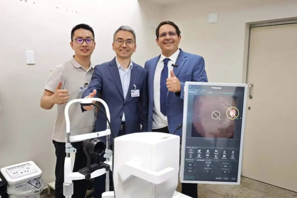 ZhiGuang Intelligent Fundus Navigation Laser Robot developed by Robotrak Nanjing